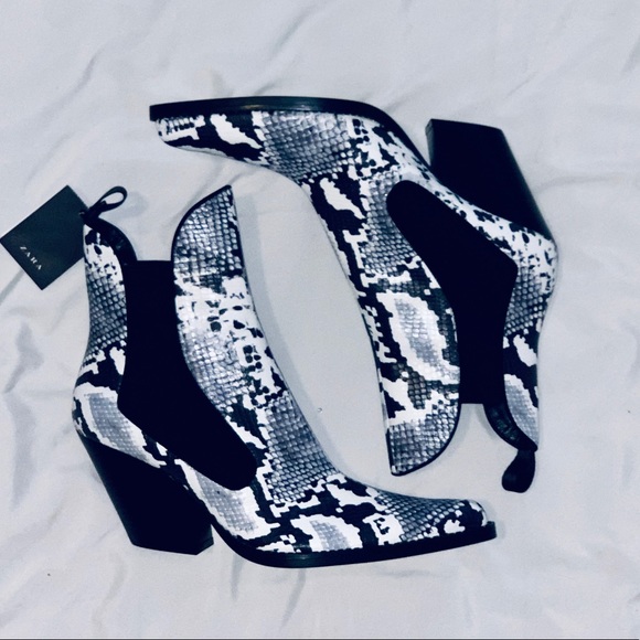 black and white snakeskin cowboy boots